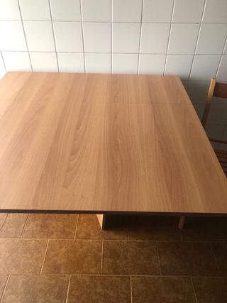 Mesa plegable de madera