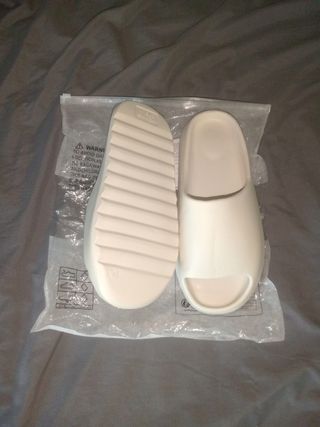 Chanclas beige