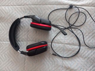 Cascos Logitech G332 Negros y Rojos