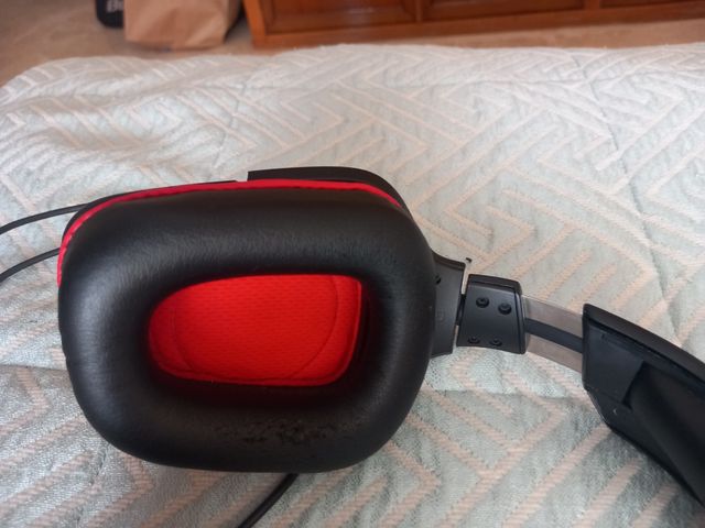 Cascos Logitech G332 Negros y Rojos