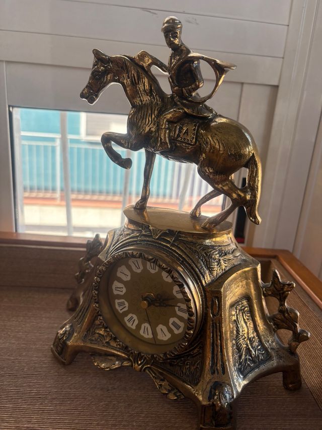 Reloj de sobremesa bronce figura ecuestre