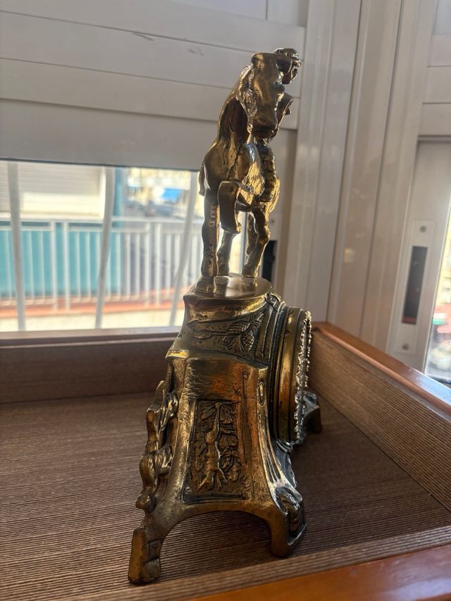 Reloj de sobremesa bronce figura ecuestre