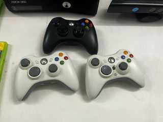 Xbox 360 Slim + Kinect + 3 mandos + 8 juegos