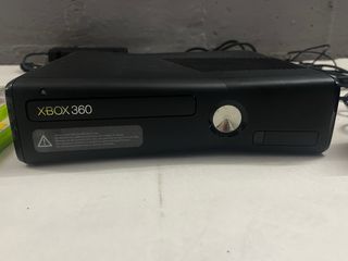 Xbox 360 Slim + Kinect + 3 mandos + 8 juegos