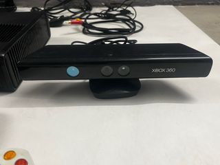 Xbox 360 Slim + Kinect + 3 mandos + 8 juegos