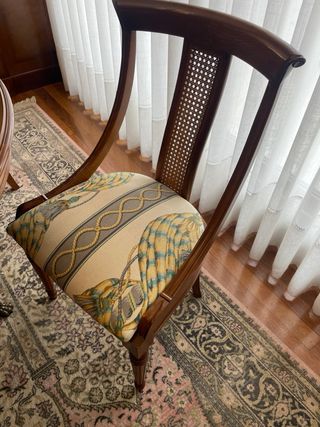 Mesa de comedor redonda de madera