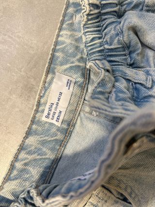 Pantalones vaqueros Bershka talla 32