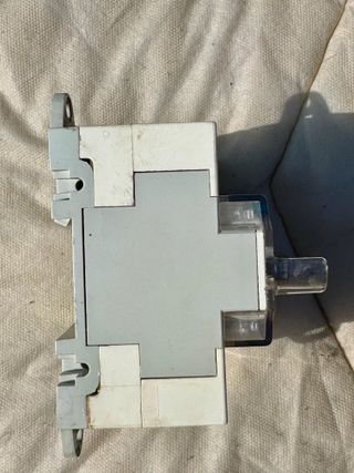 HAGER HA405 INTERRUTTORE DI INTERRUZIONE CARICO