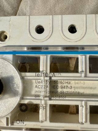 HAGER HA405 INTERRUTTORE DI INTERRUZIONE CARICO