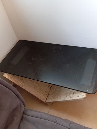 Mesa auxiliar cristal y piedra
