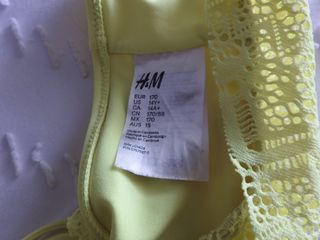 Bikini amarillo con volantes