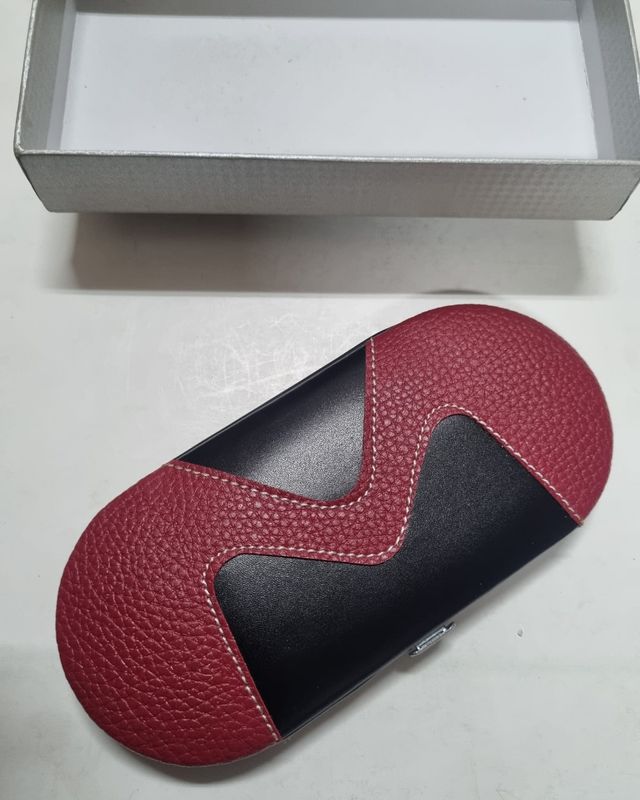 Set de manicura profesional rojo y plateado