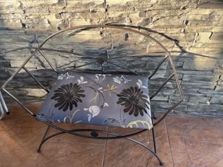 Banqueta de diseño metálica y tela