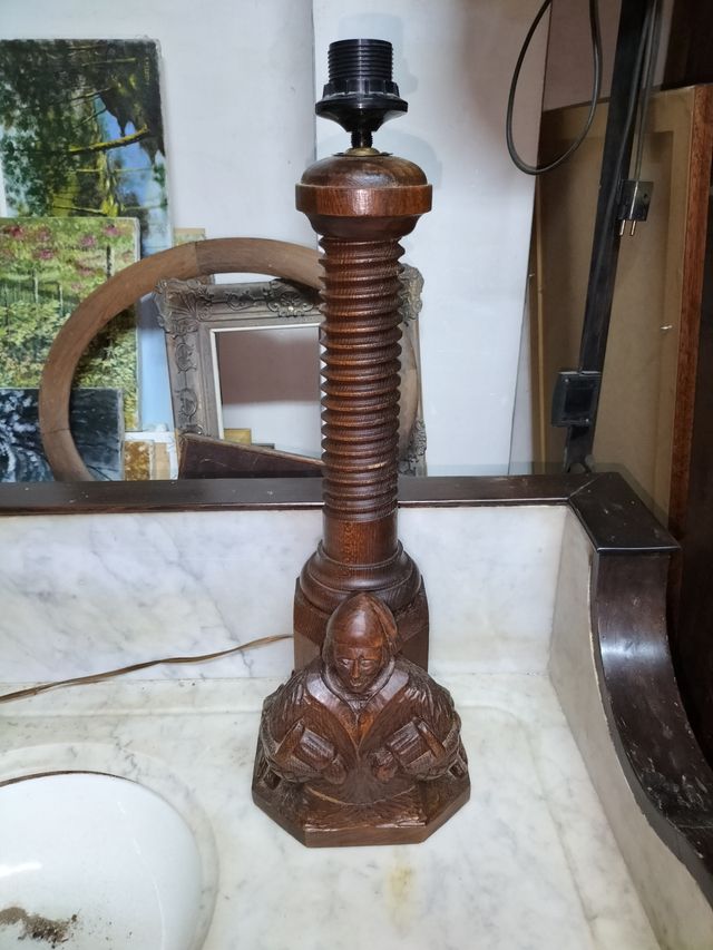 Lámpara Antigua Madera Tallada Figura