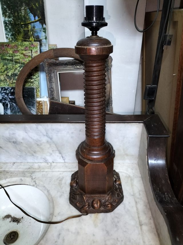 Lámpara Antigua Madera Tallada Figura