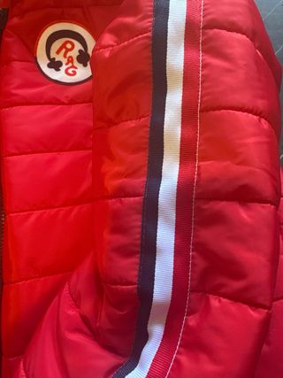 Chaqueta bomber roja acolchada