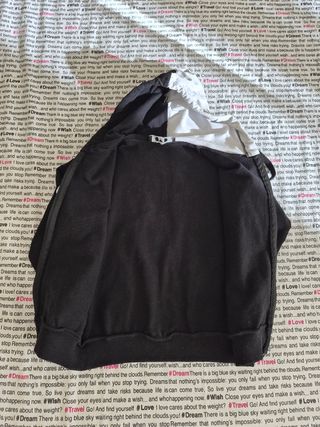 Felpa con cappuccio e zip 7 anni