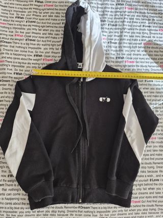 Felpa con cappuccio e zip 7 anni