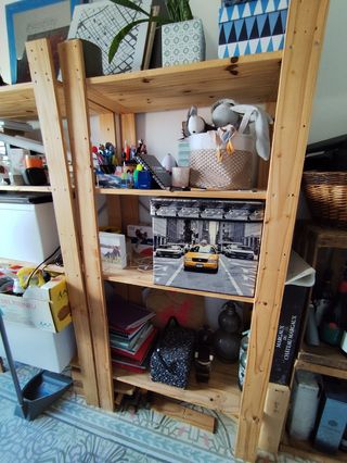Estantería de madera