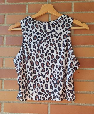 Top de licra estampado leopardo tonos tierra