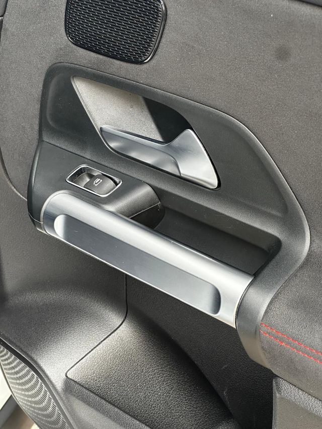 Mercedes-Benz GLB (X247) 2021