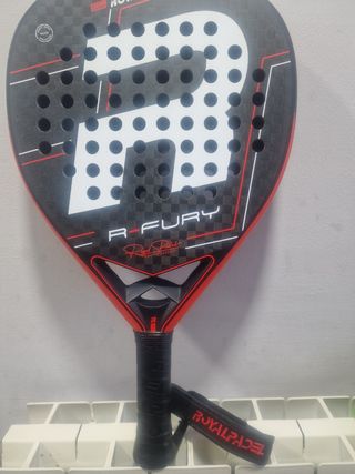 Pala Royal Padel R-Fury 2025 sin uso tope de gama 