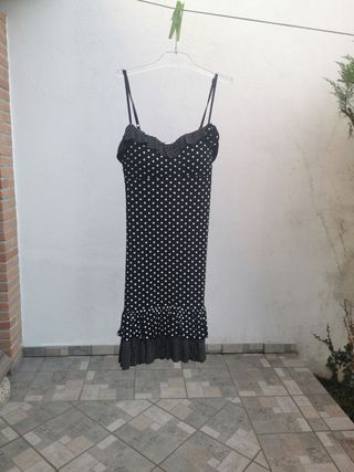 Vestito a pois nero e bianco