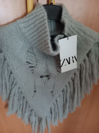 Cuello punto Zara gris con flecos