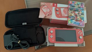 Nintendo Switch Lite Coral + Mario Kart 8 Deluxe