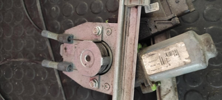 Motor elevalunas delantero izquierdo 4714 (AG) Re