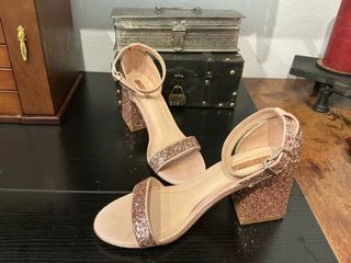 Sandalias Bershka tacón glitter rosa y dorado, 7cm