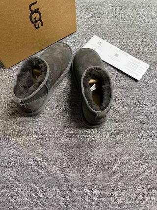 Botas UGG Classic Ultra Mini Gris Talla 40