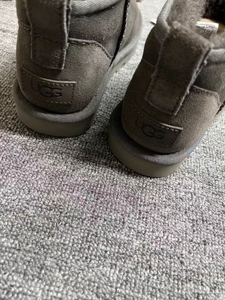 Botas UGG Classic Ultra Mini Gris Talla 40