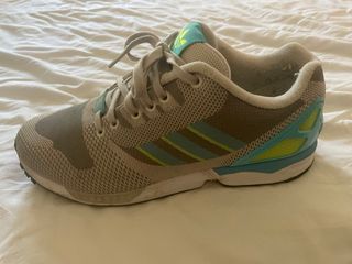Zapatillas  Beige y Turquesa
ADIDAS 