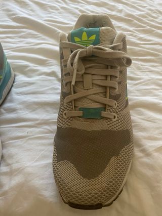 Zapatillas  Beige y Turquesa
ADIDAS 
