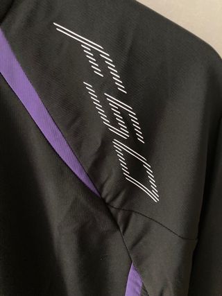 Cortavientos Adidas Negra y Morada F50
