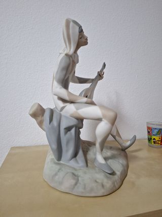 Figura cerámica Lladro Arlequín  acabado mate