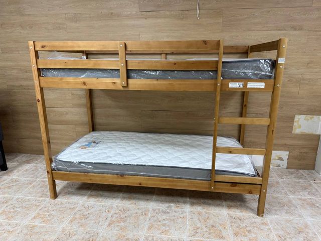 Camera da letto per ragazzi, letto a castello in legno