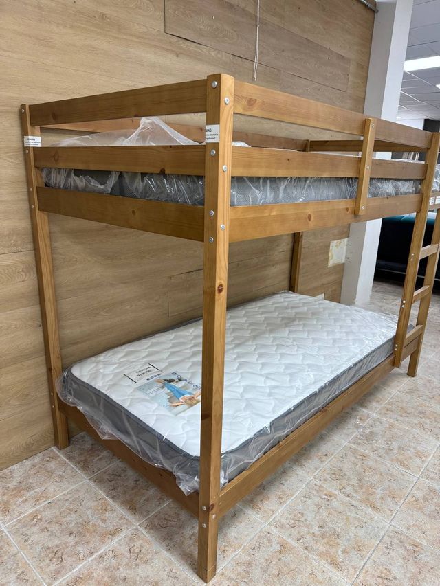 Camera da letto per ragazzi, letto a castello in legno