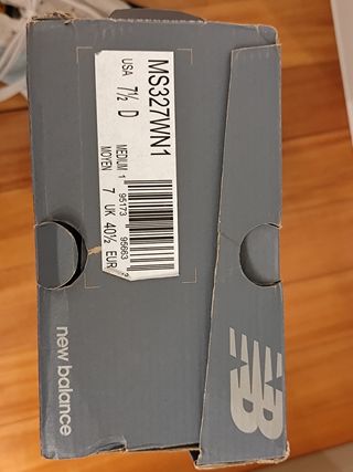 New Balance 327 unisex beige/orange.

