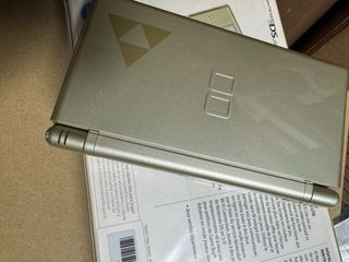 Nintendo DS Lite Zelda

Phantom Hourglass