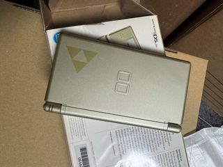 Nintendo DS Lite Zelda

Phantom Hourglass