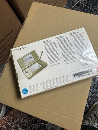 Nintendo DS Lite Zelda

Phantom Hourglass