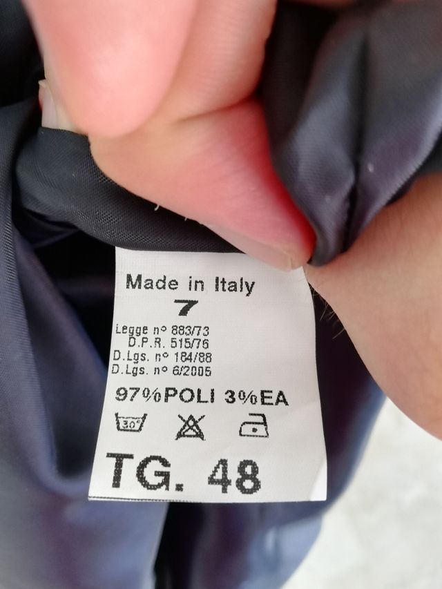 Abito elegante nero con stola