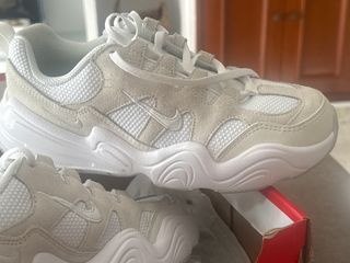 Nike Tech Hera Beige/Blanco