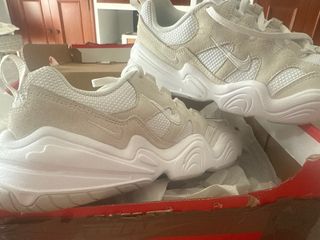 Nike Tech Hera Beige/Blanco