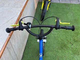 Bicicleta infantil azul B-TWIN