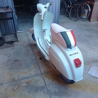 Restauro Vespa d'epoca