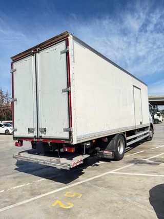 renault trucks  18.320wide 2015