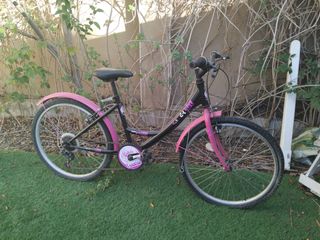 Bicicleta niña 24 rosa y negra